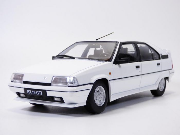 citroen_bx_gti_blanc_1990_triple_9_t9-1800462_1-18_1.jpg